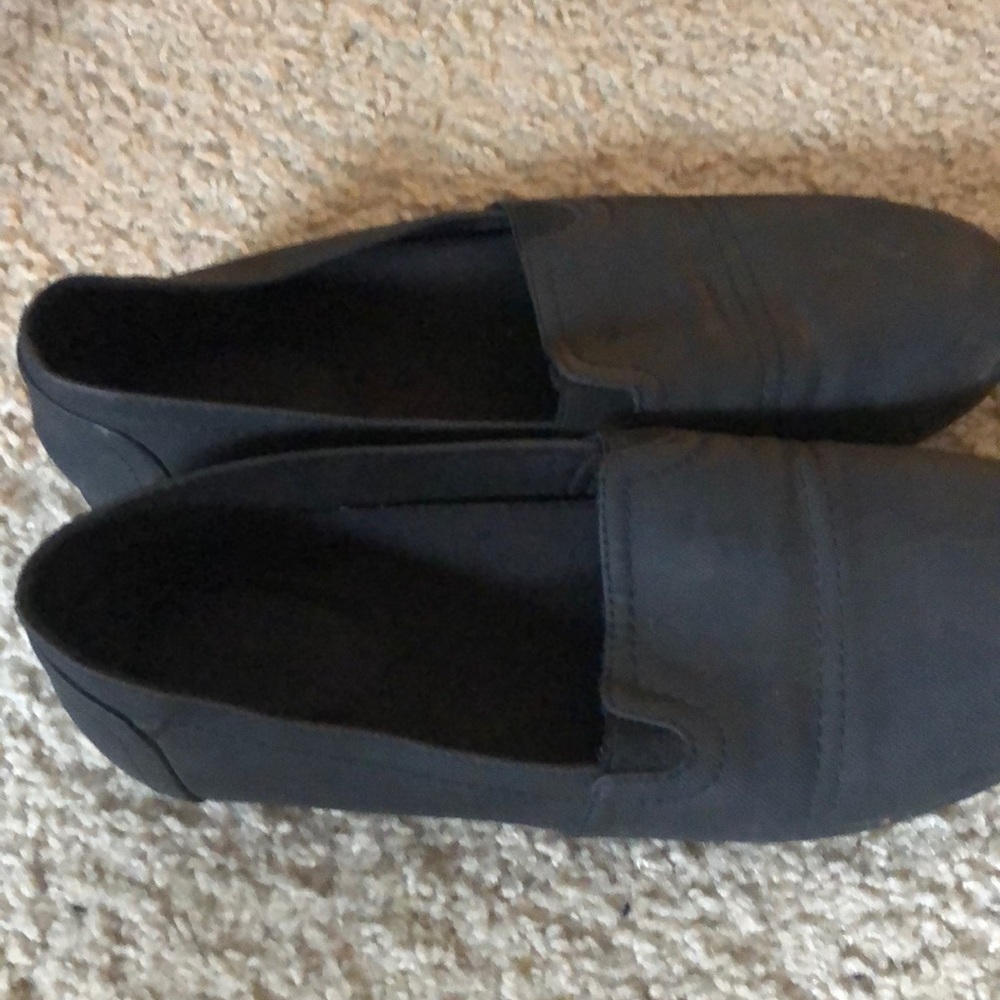 Non slip work shoes